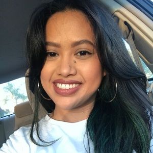 Meet your Posher, Sheila